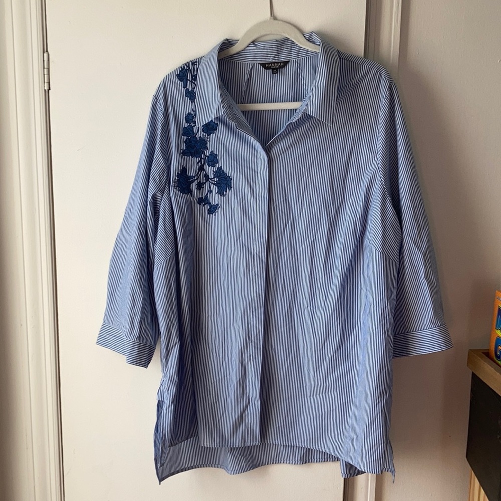 3/$20 Hanna pinstripe blouse